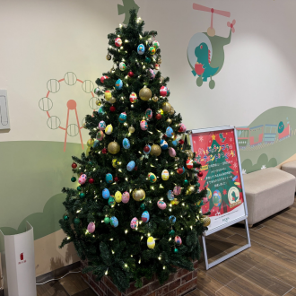 【12/25(木)まで】クリスマスツリー展示中